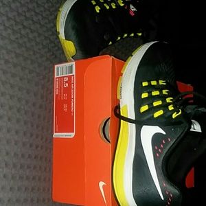 Nike  mens 8.5 $ 90 obo!!!